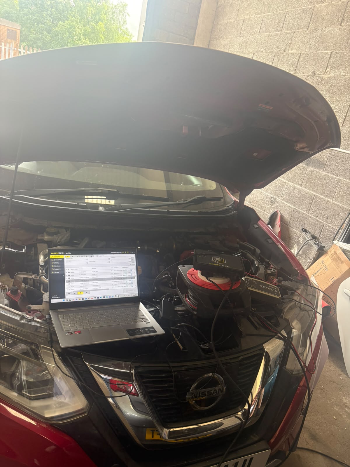 Nissan ECU remap with Alientech tooling