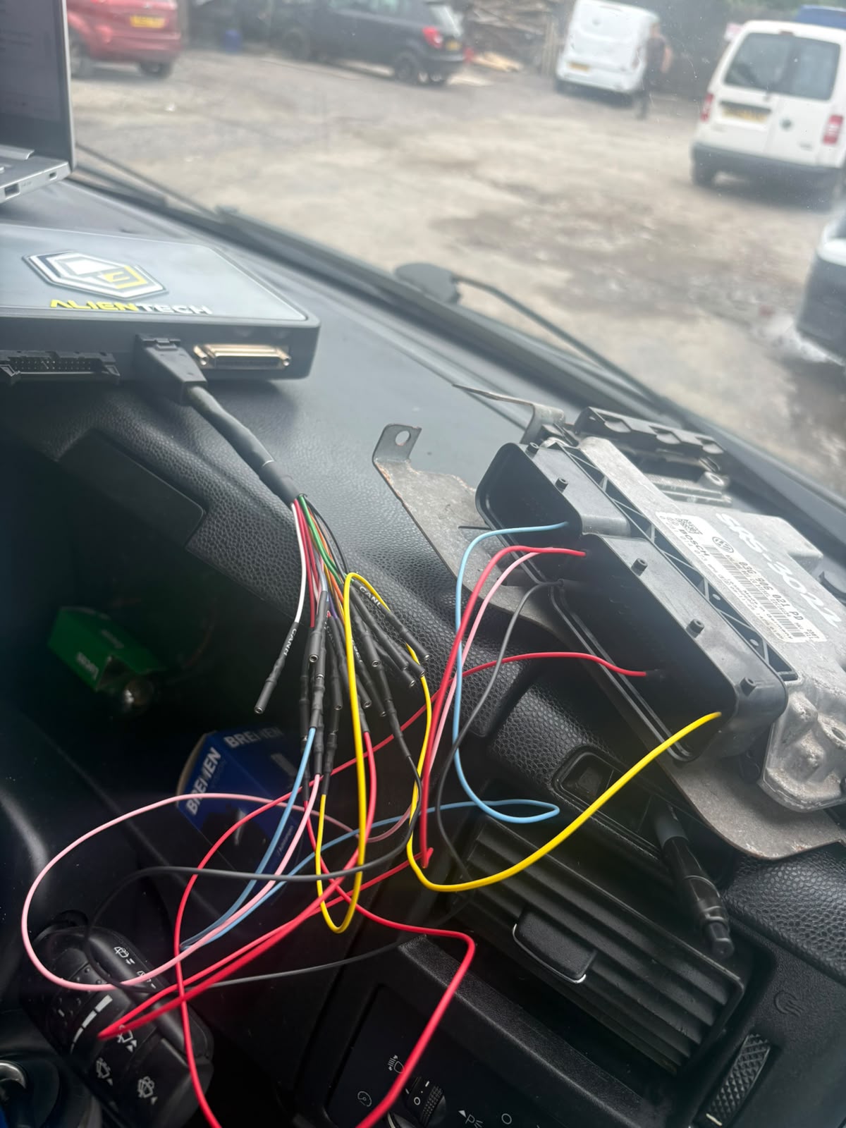 ECU bench remap close-up of pin-out wiring
